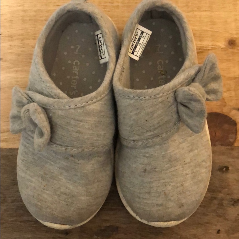 Carter gray tennis shoes